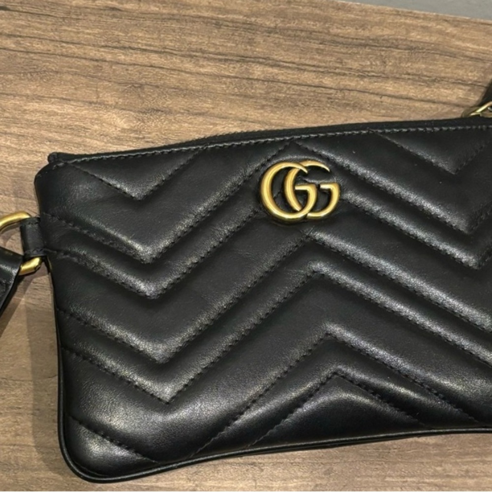 Women's Gucci GG Marmont Wrist Wallet - Picture 3 of 7